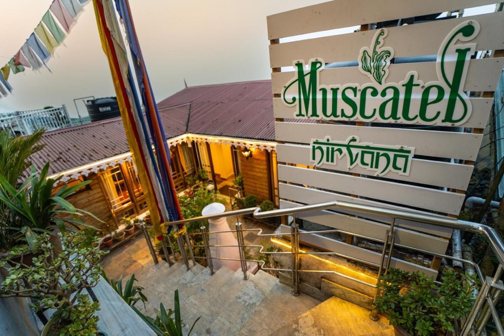 Muscatel Nirvana - At The Mall Road Dardzsiling Kültér fotó